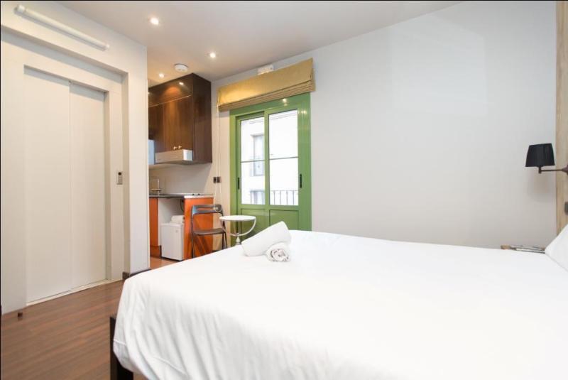 Ainb Born-Dames Apartments Barcelona Ngoại thất bức ảnh