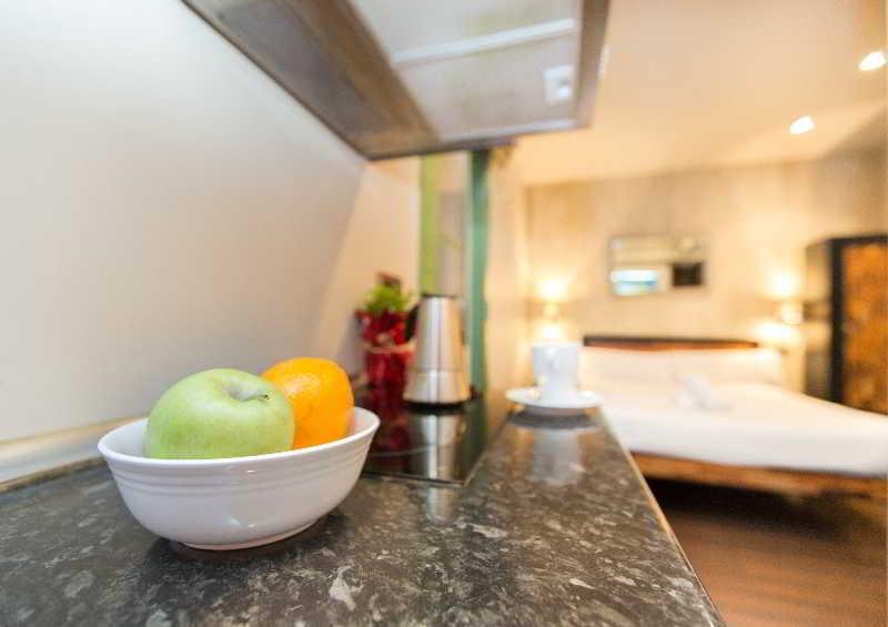 Ainb Born-Dames Apartments Barcelona Ngoại thất bức ảnh