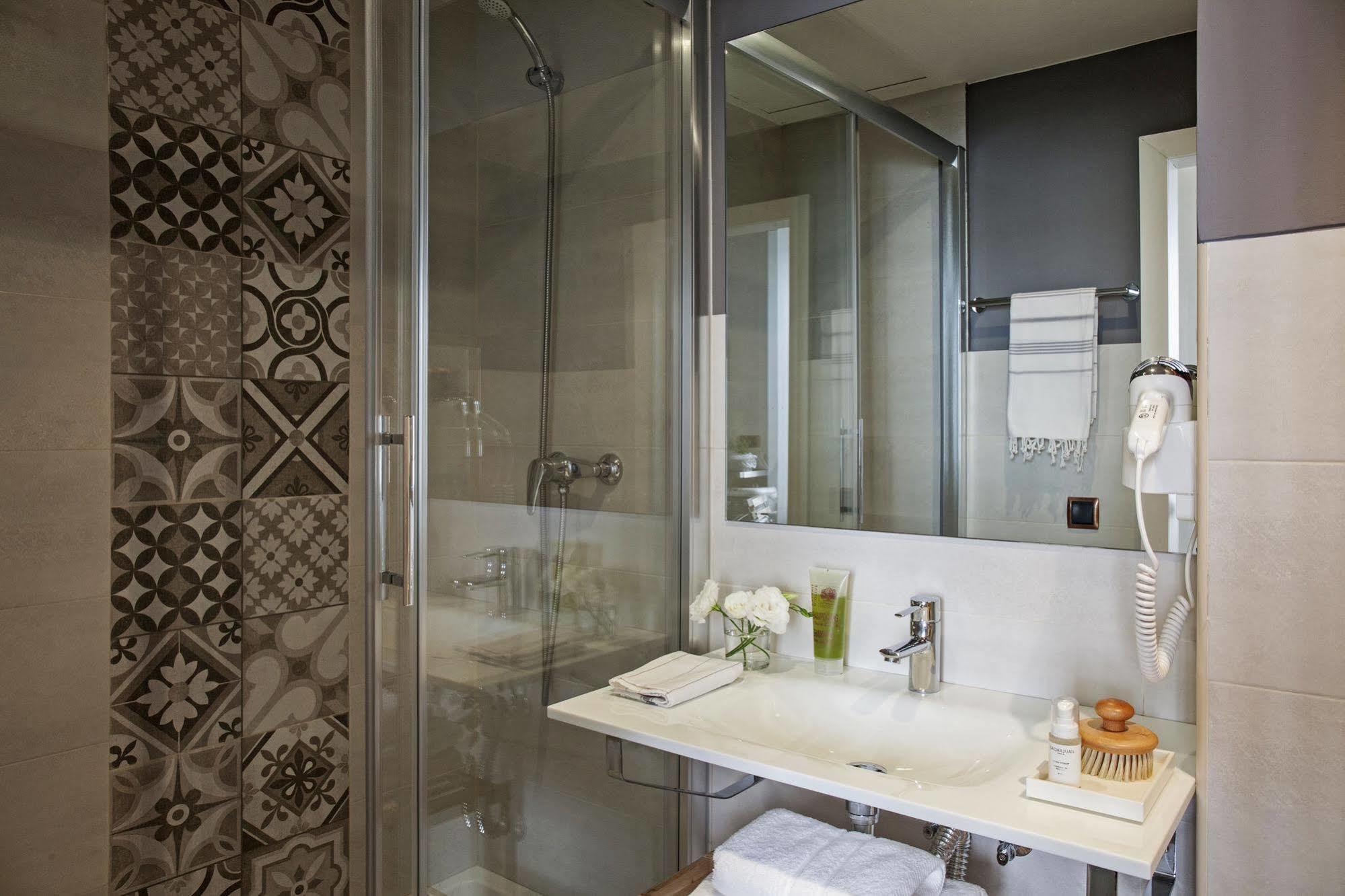 Ainb Born-Dames Apartments Barcelona Ngoại thất bức ảnh